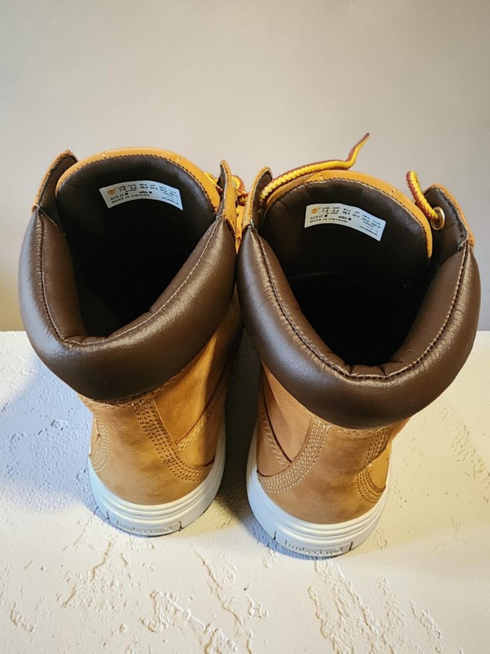 Timberland Londyn Nubuck Boots – Wheat Tan, Size 7.5 (Great Condition) - Picture 8 of 12